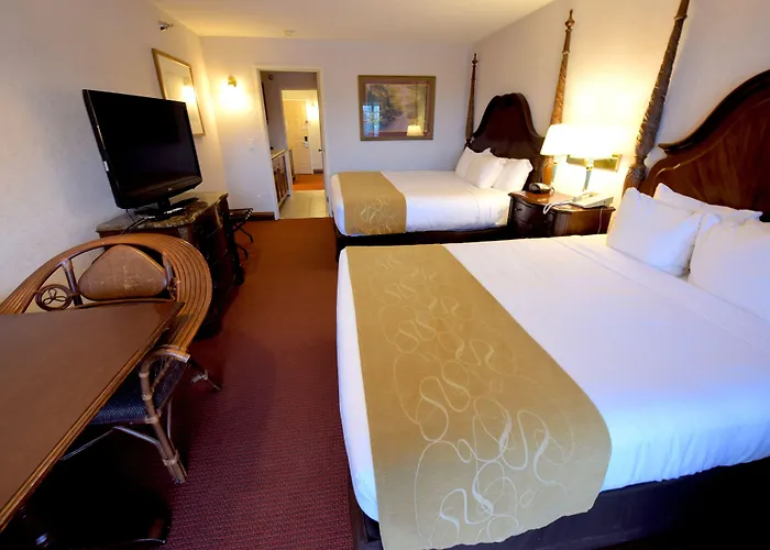 Crown Choice Inn & Suites Lakeview And Waterpark